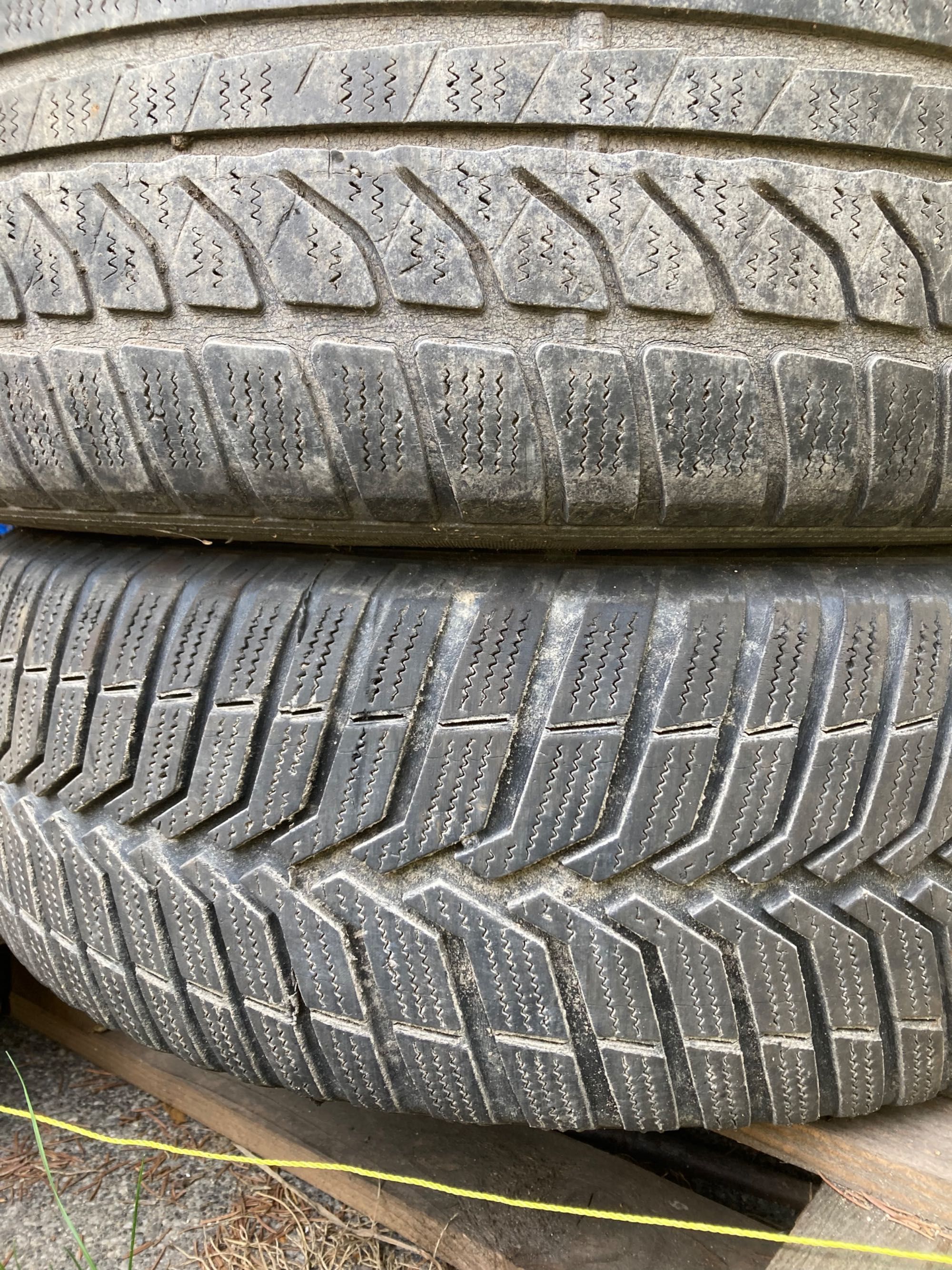Czarne Alu felgi 15 mazda