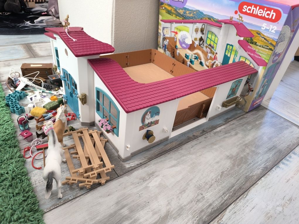 Schleich Arena Jeździecka ujeżdżalnia 42639 koń konik