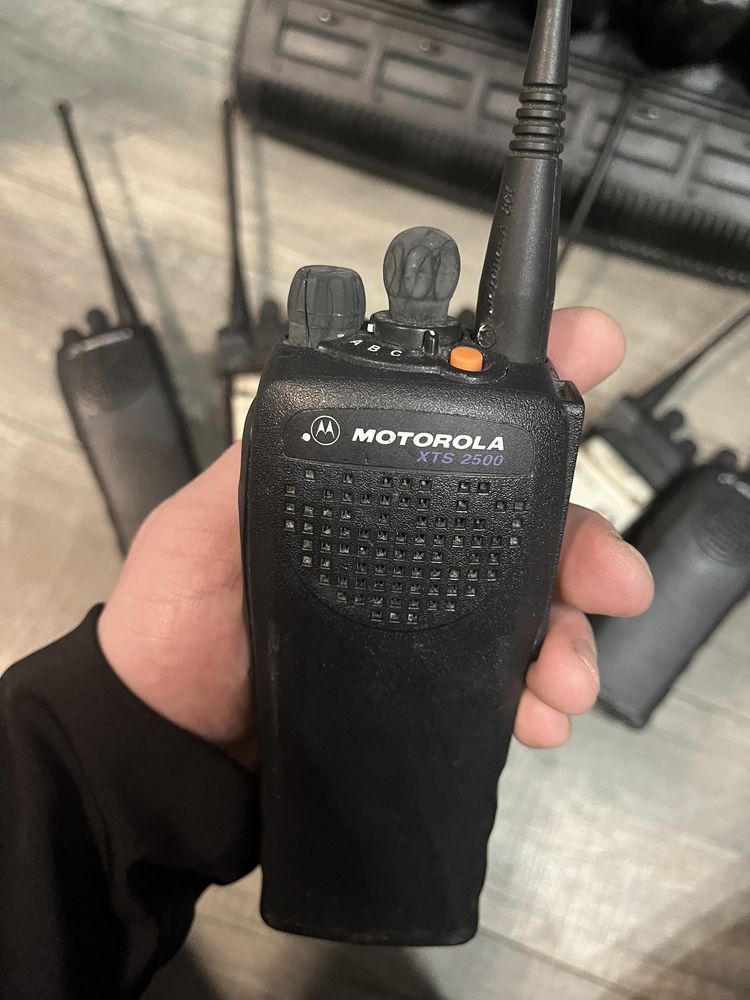 Цифрові рації Motorola XTS 2500