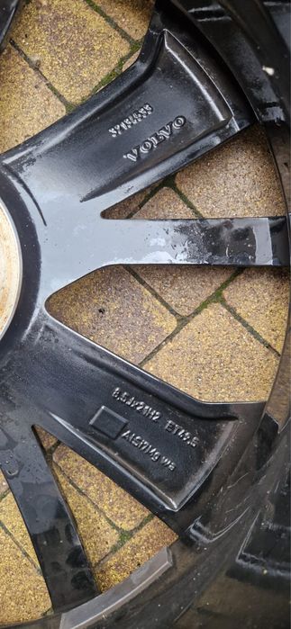 R21"Колеса в зборі volvo хс60 Оригінал Німеччина P zero (літня резина)