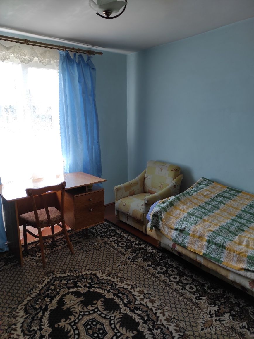 Продається будинок біля Карпат з власним ставком. Безпека, тиша, приро