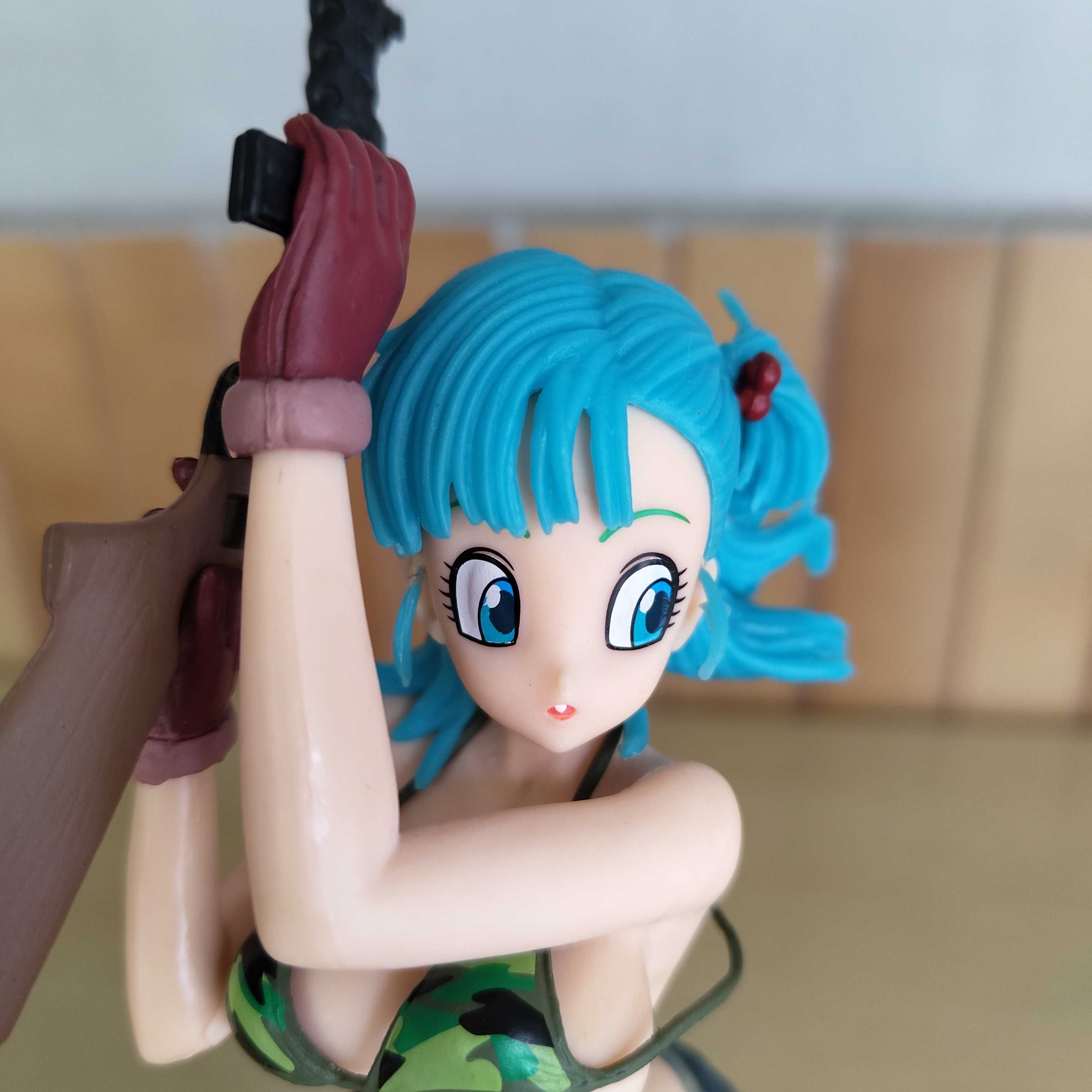 Figura Dragon Ball Bulma Camuflagem