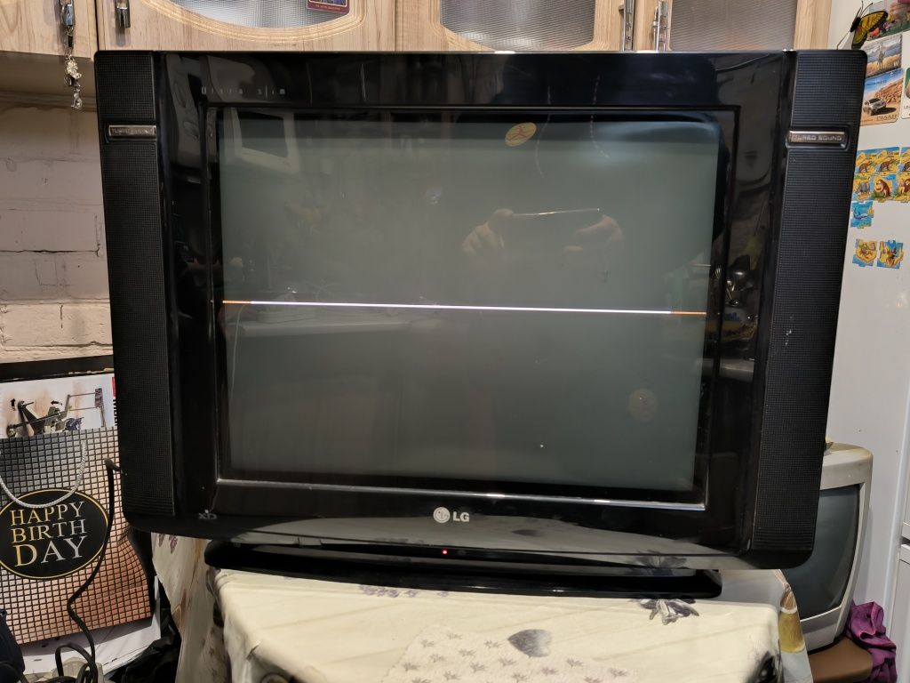 Телевізор LG (cf-20d70)