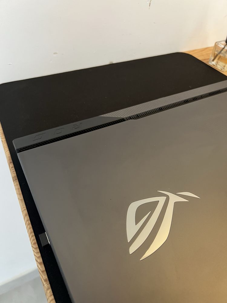 Asus Rog Strix G713QR 17.3" 2K 165Hz R9 5900X RTX3070 32GB RAM