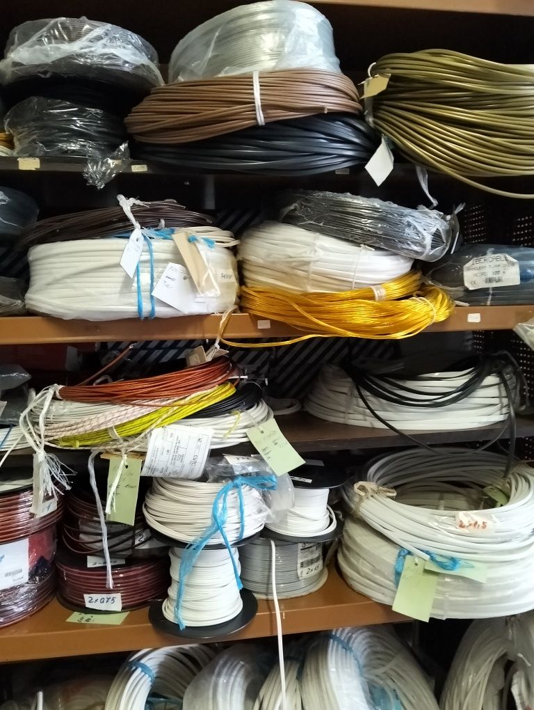 Material elétrico a preço de custo