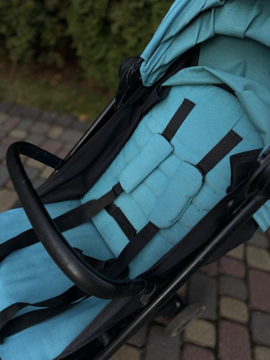 Легка прогулянкова коляска Cybex Beezy