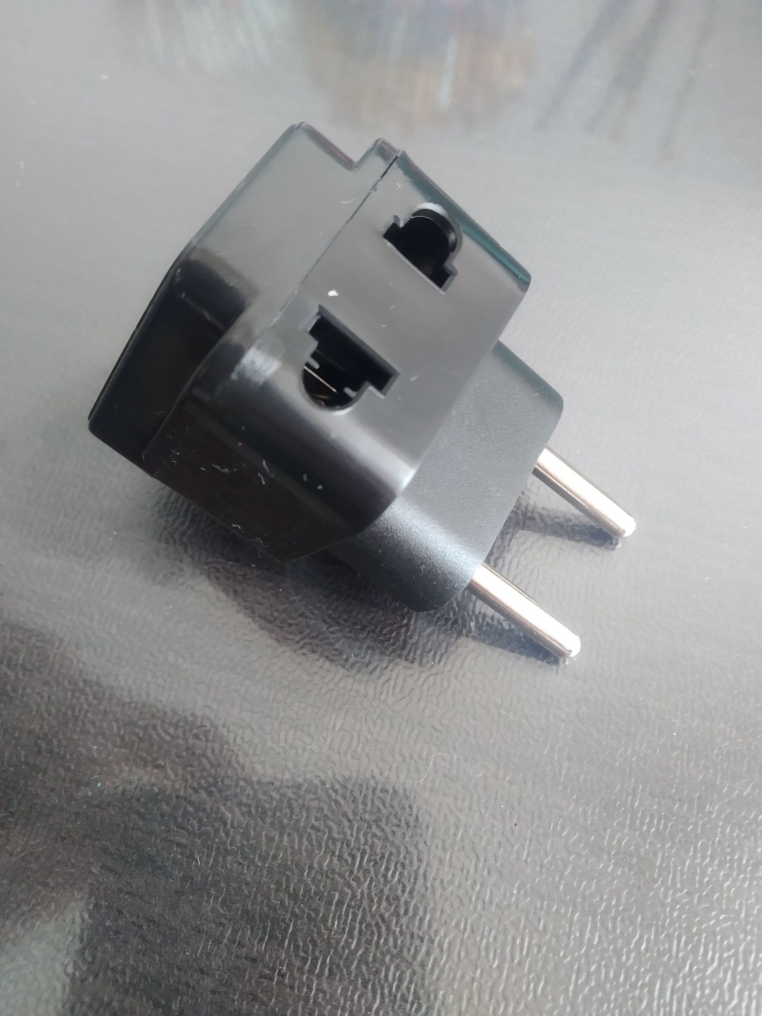 Adaptador de tomada viagem novo