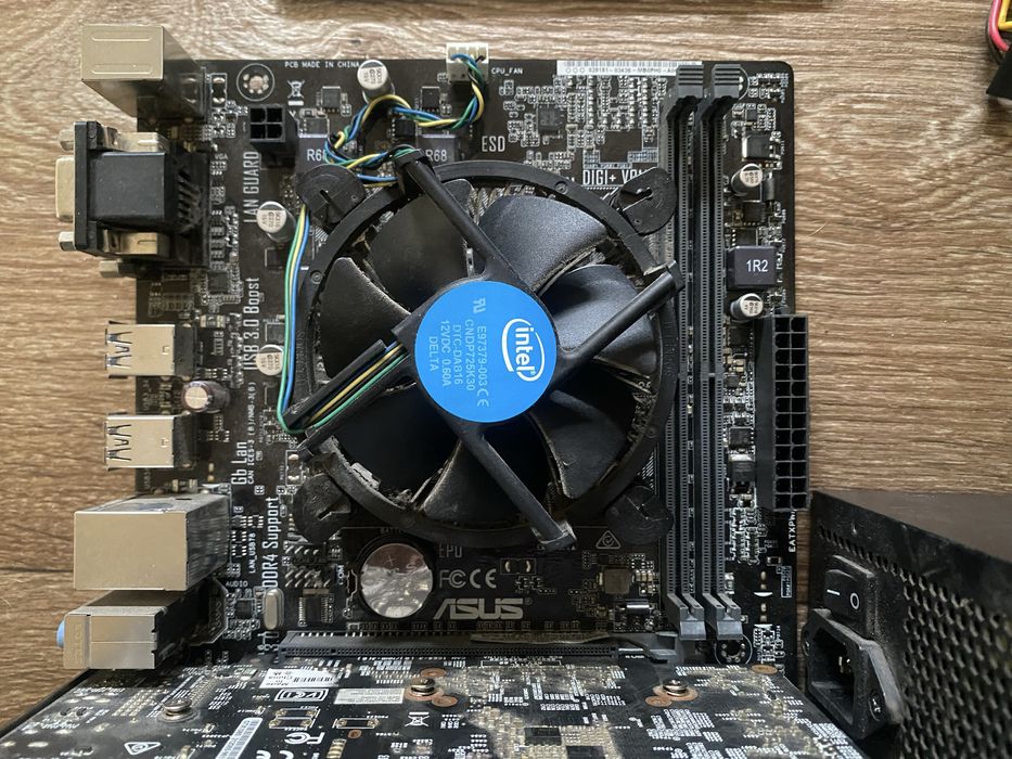 Asus H110M-K, intel pentium g4600, GTX 1060 6gb, QUBE 400W