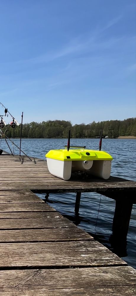 Łódka zanętowa, trimaran z GPS, autopilotem, boosterem i deeperem!