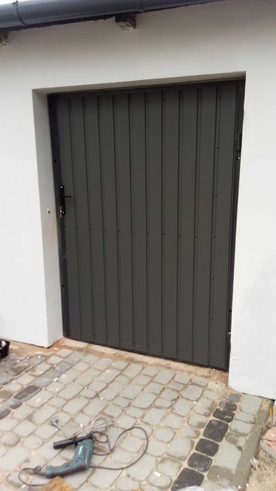 Brama garażowa, drzwi