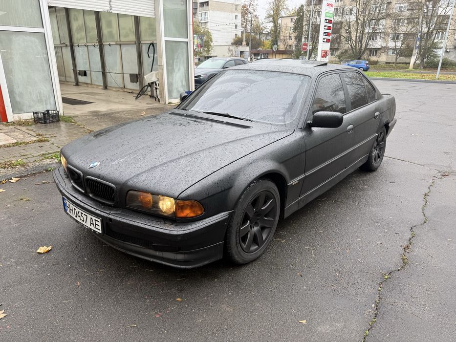 BMW E38 1998 725