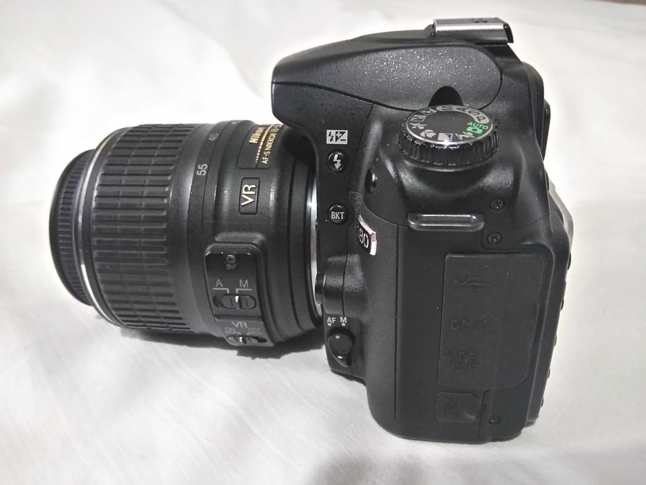 Продам фотоапарат Nikon D80