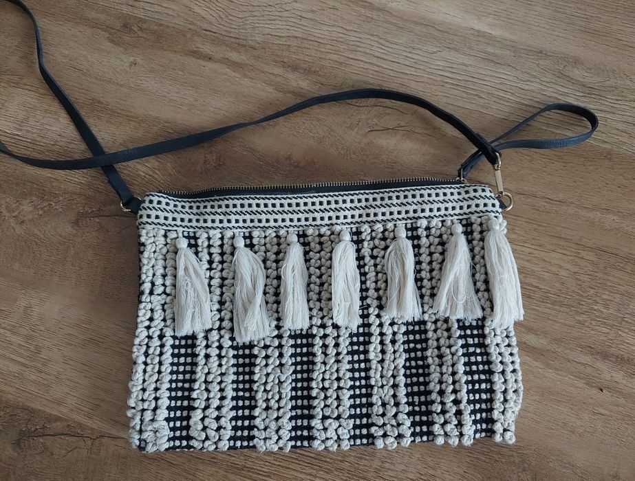 Torebka kopertòwka boho frędzle H&M