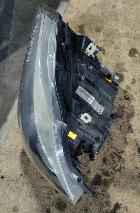 Farol esquerdo Lci bmw E90/E91 bi-xenon