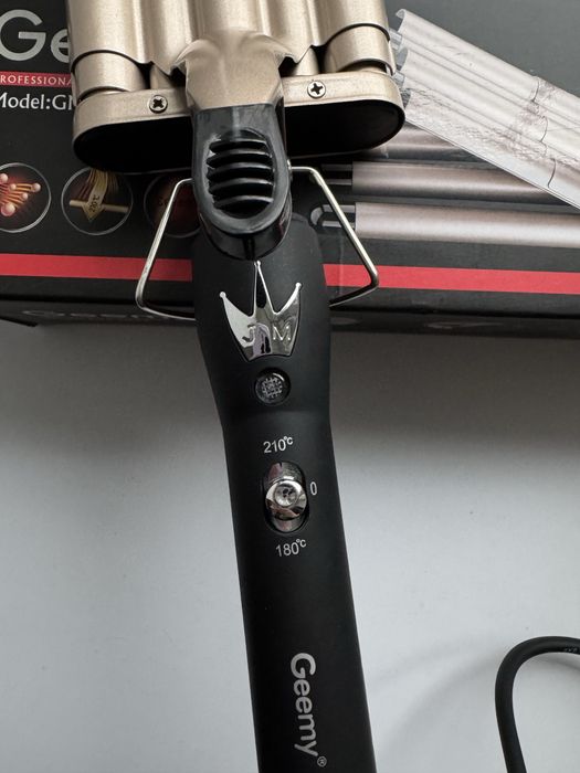 Плойка  п'ять хвиль GEMEI GM-2933