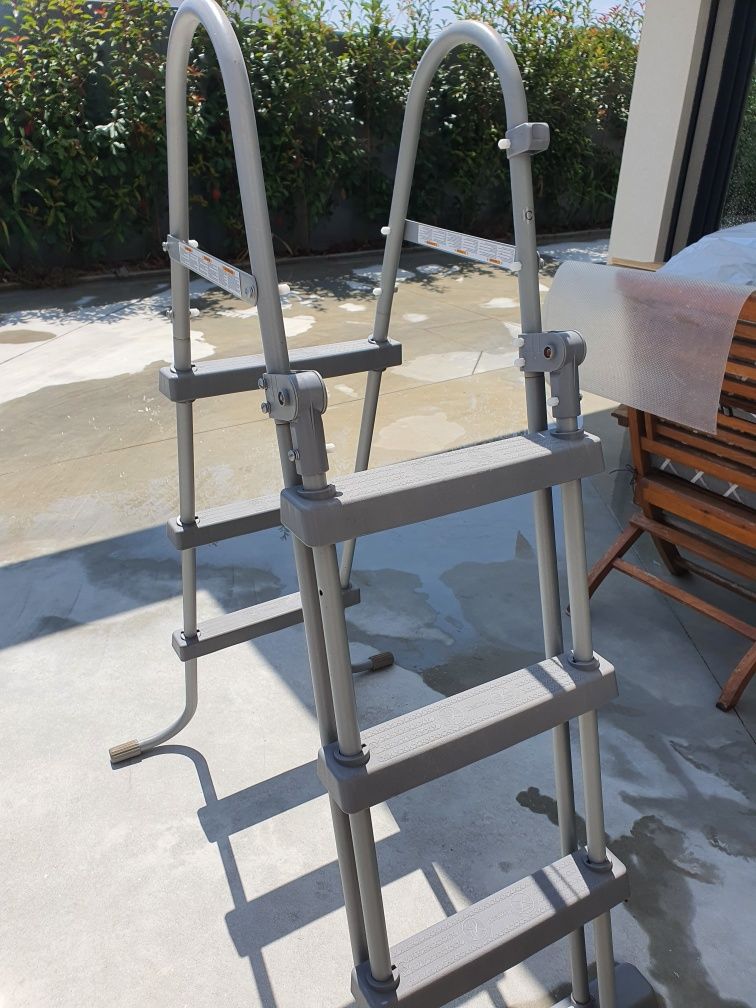 Escada para piscina