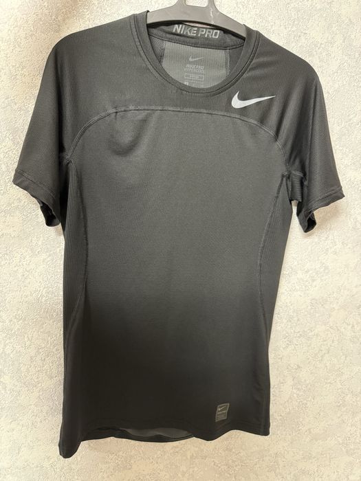 Компресійна футболка nike pro hypercool fitted