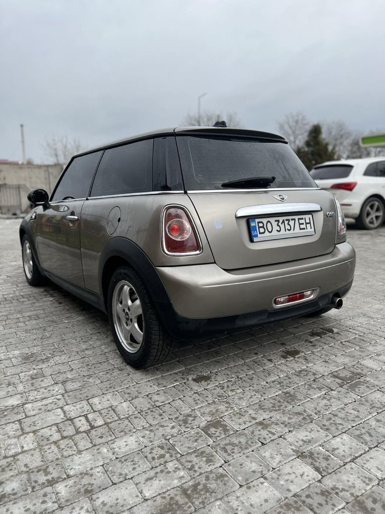 MINI One (Hatch) 2011