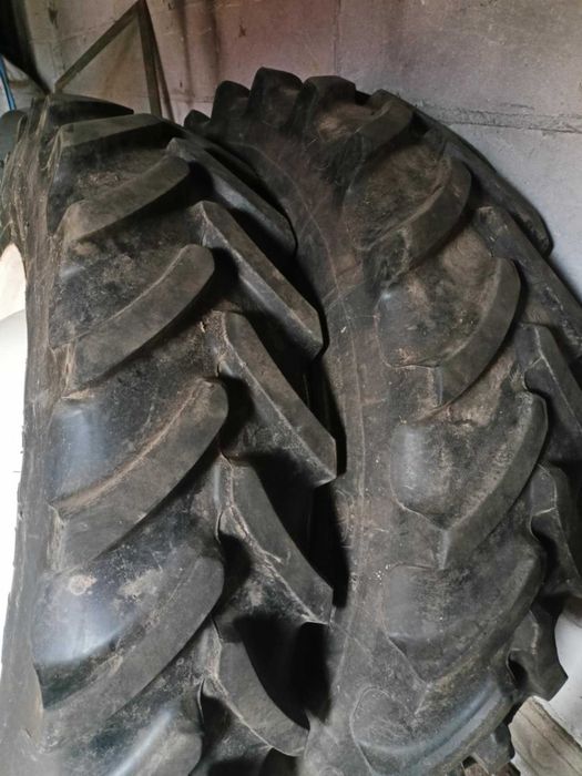 Koła New Holland Aliance 340/85R48 oraz Firestone Performer 320/90R32