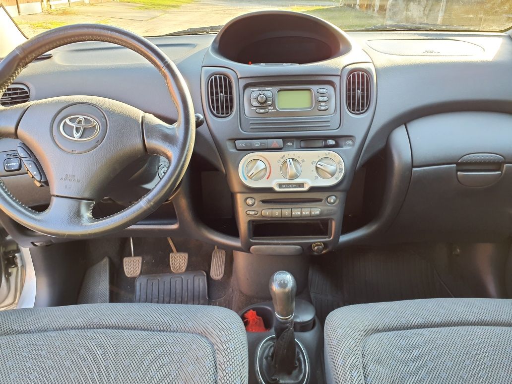 Toyota Yaris Verso