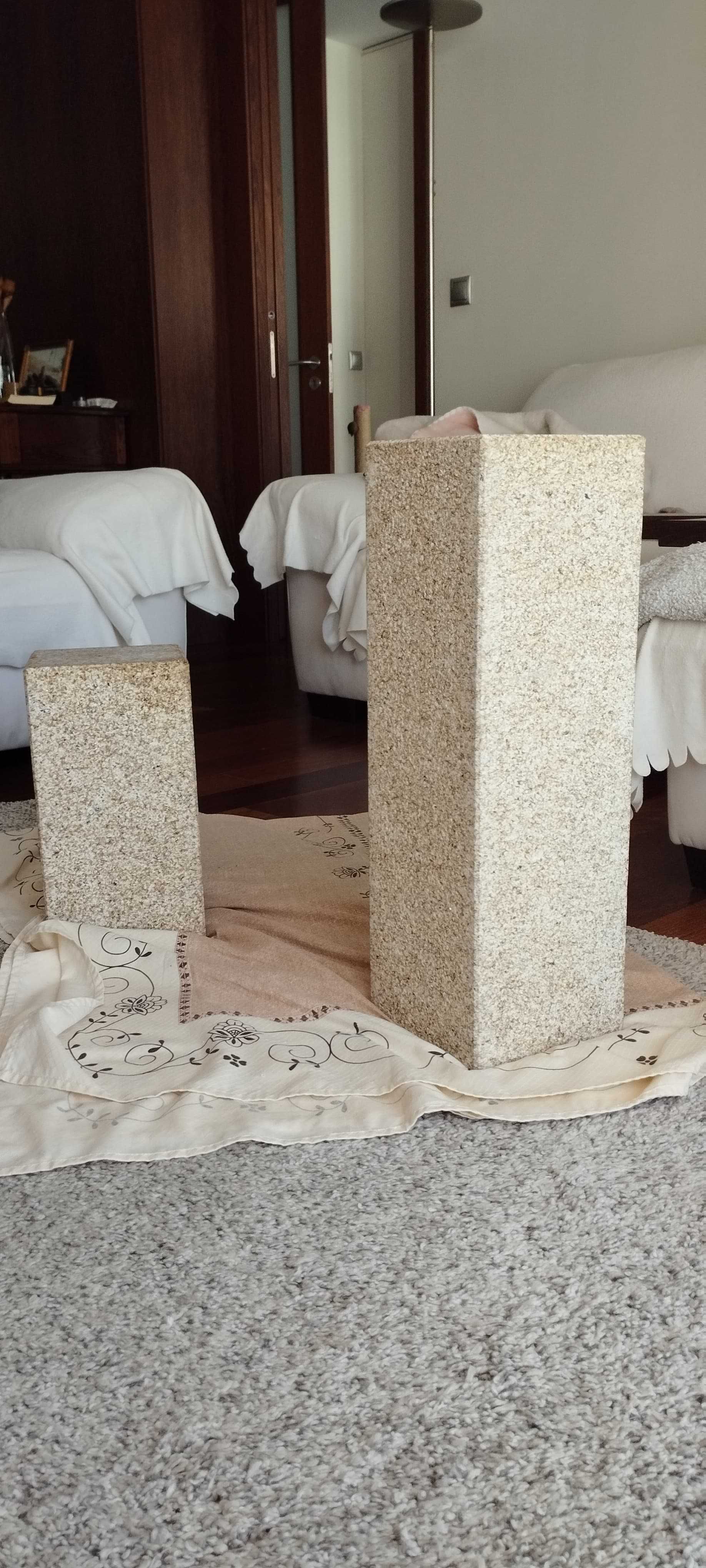 Colunas / Blocos de granito
