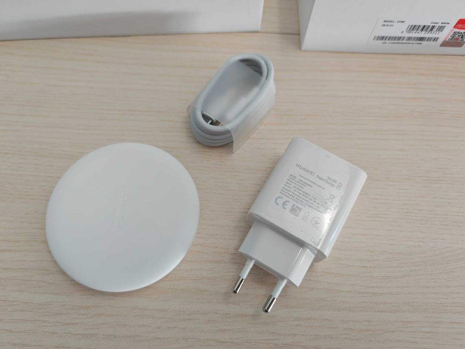 Huawei Wireless Charger 15 W (model CP60)