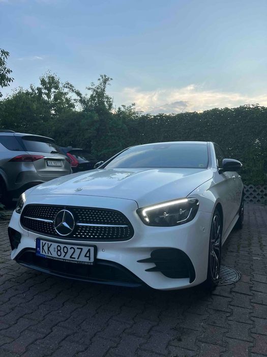 Mercedes-Benz Klasa E Mercedes-Benz Klasa E 220 d 4-Matic AMG biała perła