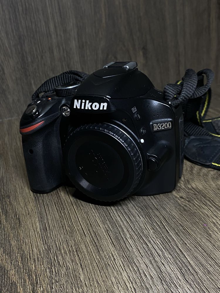 Фотоопарат Nikon D3200 + обʼєктив kit 18-55mm