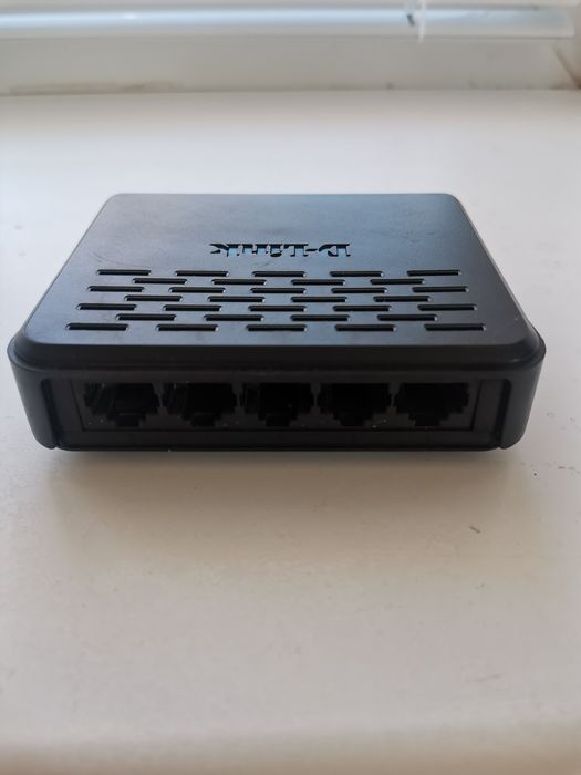 Продам комутатори D-link DES-1008D і D-link DES-1005A / лот