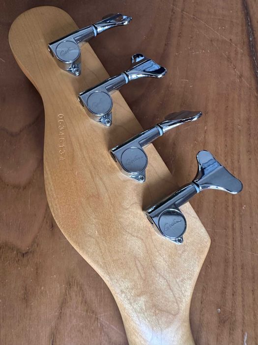 Baixo Godin A4 –  (2006) – Mint Condition + Gig Bag original