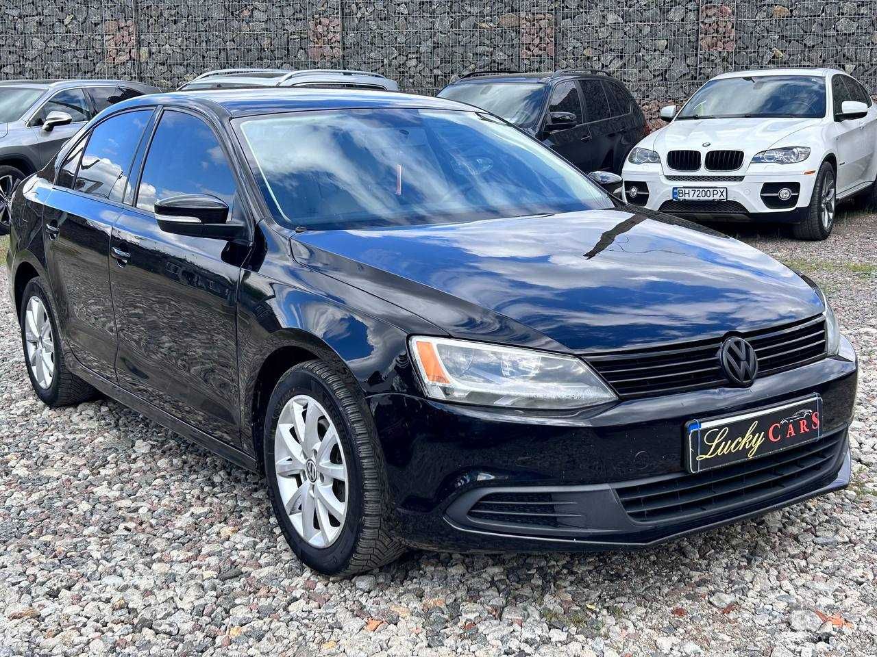 Авто Volkswagen Jetta 2011