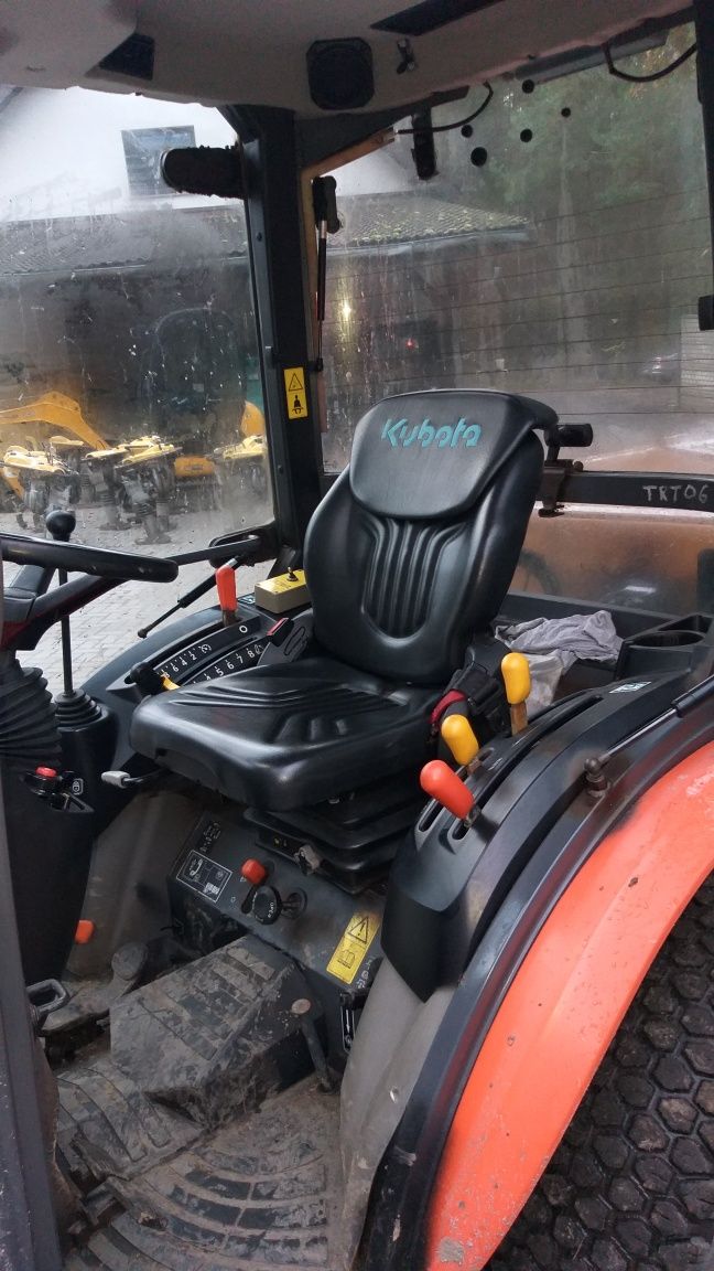 Kubota b2261 z 2019 roku bardzo ładna traktorek komunalny pług