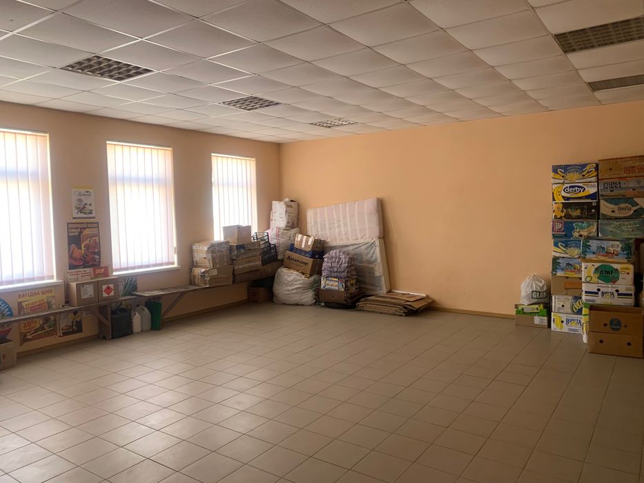 МІ Торговельне приміщення з автомобільними боксами у Великому Кучурові