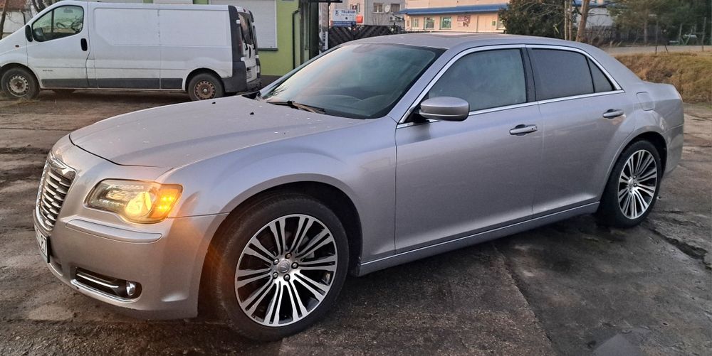 Chrysler 300 C- 2013 rok