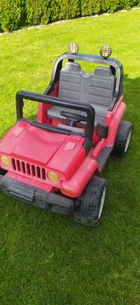 Samochód jeep Peg Perego