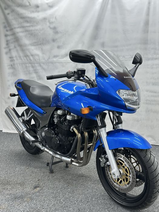 Kawasaki ZR-7S Zadbany