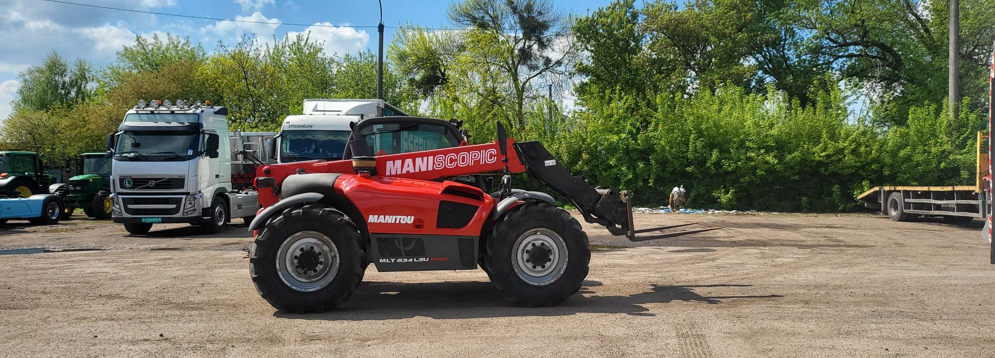 Телескопічний навантажувач маніту manitou