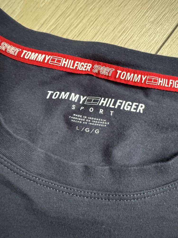 Sportowa sukienka tommy