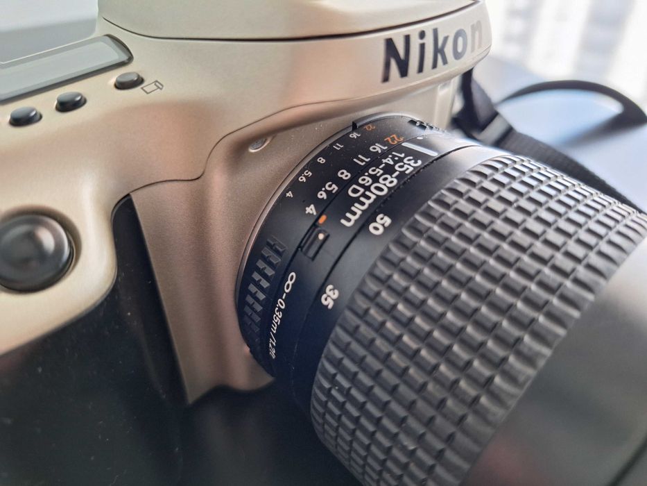 Nikon F50 + Lente 35-80mm + Mala Lowepro Nova 1