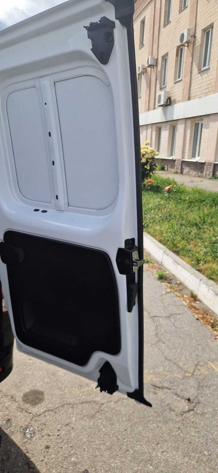 Renault Trafic 2020 3 покоління (FL) • 2.0 dCi MT 145 л.с (107 кВт)
