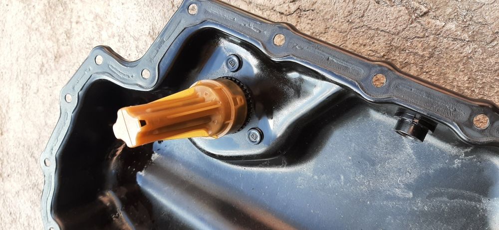 04С 907 660А датчик уровня масла