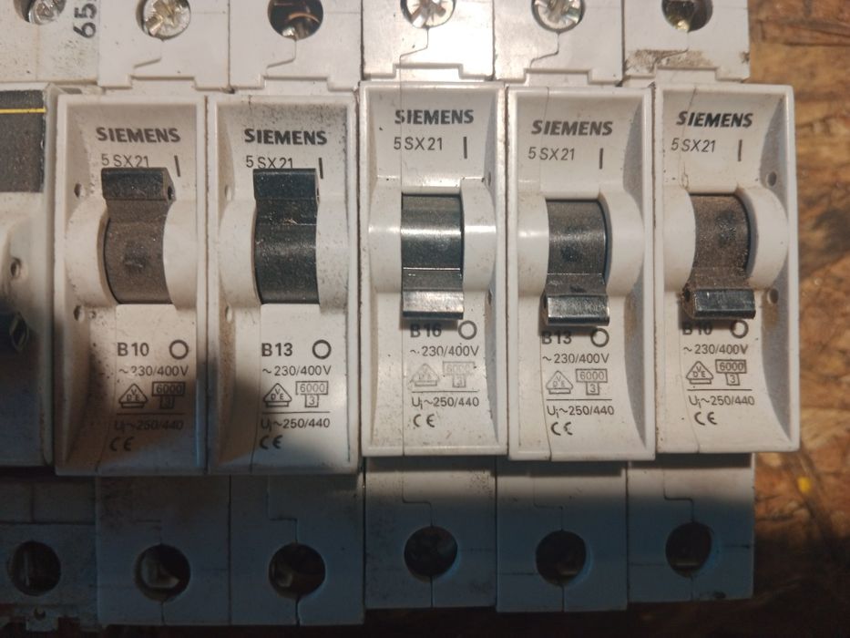 Bezpieczniki Siemens i inne.