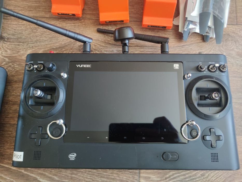 Дрон  YUNEEC H520