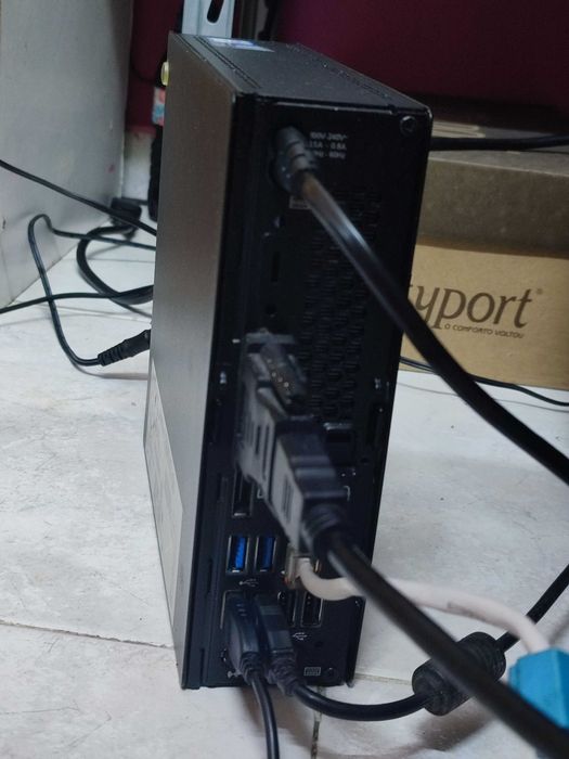 Fujitsu ESPRIMO i3-9100T RAM 8GB SSD 240Gb