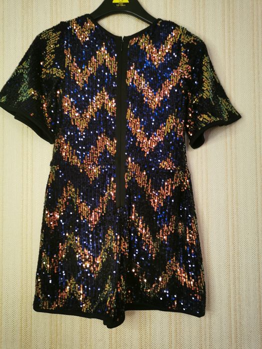 Близкучий ромпер, плаття. Паєтки 8-9р