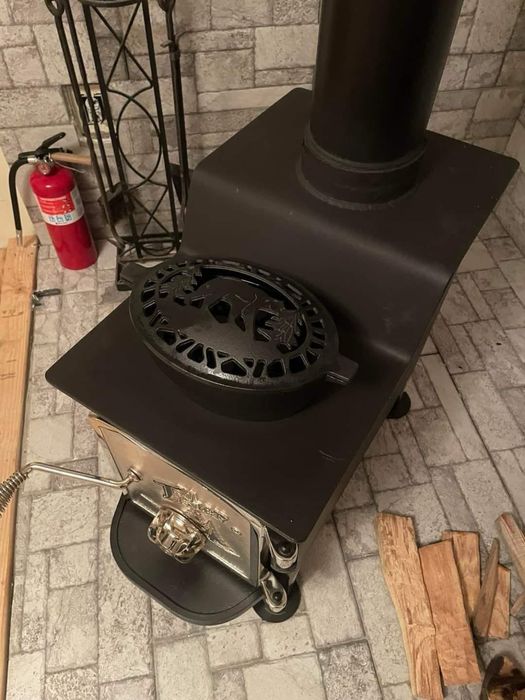 Poêle à bois disponible