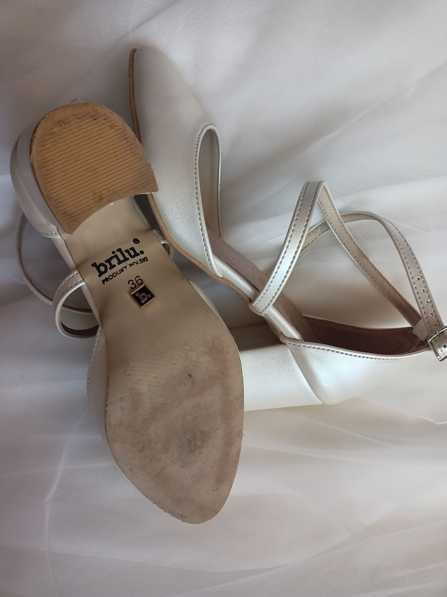 Buty ślubne brilu rozmiar 36 perłowe