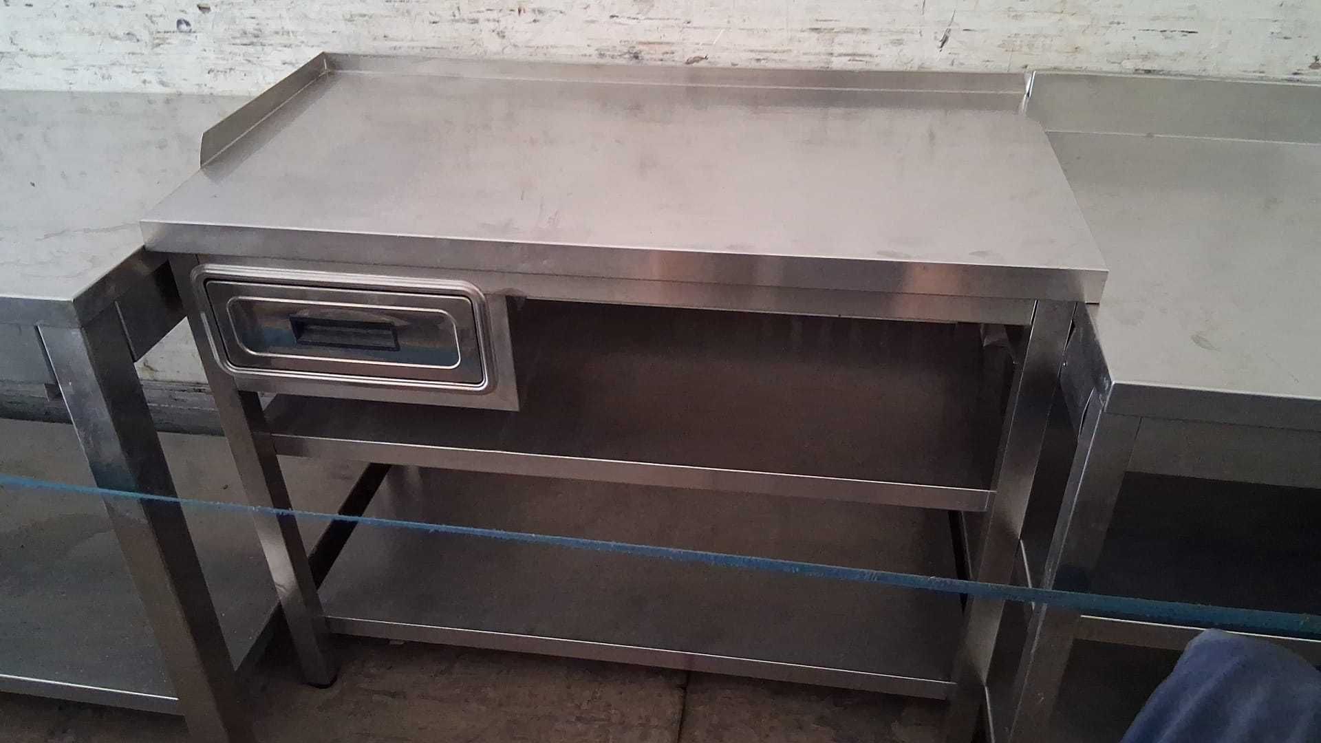 Movel inox com prateleiras e gaveta