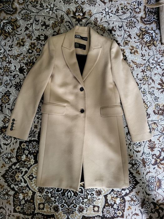 Світле жіноче пальто Zara, Mantego (дорога лінійка)