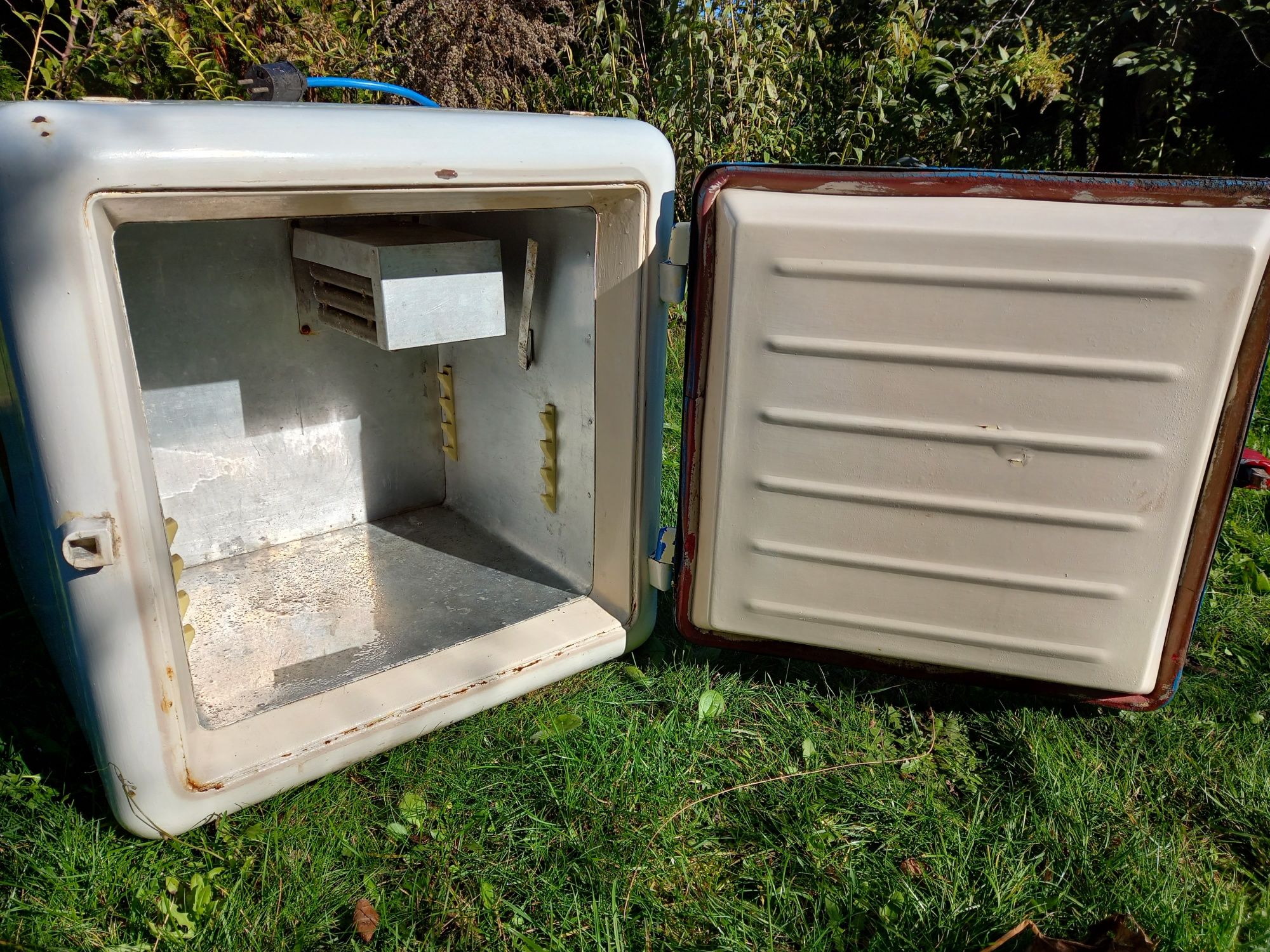Chłodnia szafkowa Pierwsza lodowka z 1959 r. Unikat z PRL 100 W retro